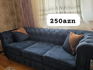 Tünd mavi rəngdə, yumşaq velur toxumasına malik 3-oturacaqlı
