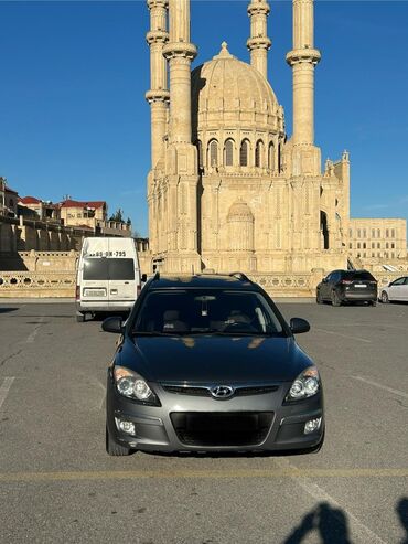 Hyundai: Hyundai i30 CW (universal) – tünd boz rəngdə, şəhərdaxili və ailə — 4