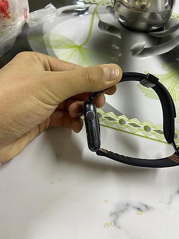 картриджи сега: Apple Watch SE3: с прямоугольным корпусом и сенсорным дисплеем — 4
