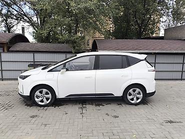 byd chin 2024: Хайкан 2023-жылкы, СОХ 91%, черный салон, пробег 60000км, белый цвет — 2