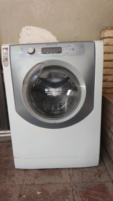 Hotpoint Ariston Aqualtis paltaryuyan maşın. AQUALIS seriyasına aid bu