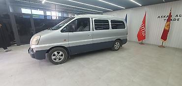 сиденья машина: Hyundai Starex: 2004 г., 2.5 л, Автомат, Дизель, Минивэн — 4