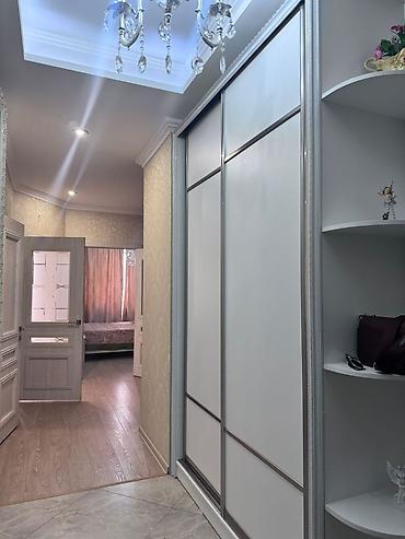 Недвижимость: Сдаётся однокомнатная квартира площадью 50 м², третий этаж — 8