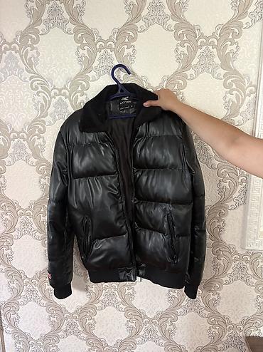 RAYVEN kişi qış gödəkçəsi - Model: qabarıq (puff) stilində, qısa