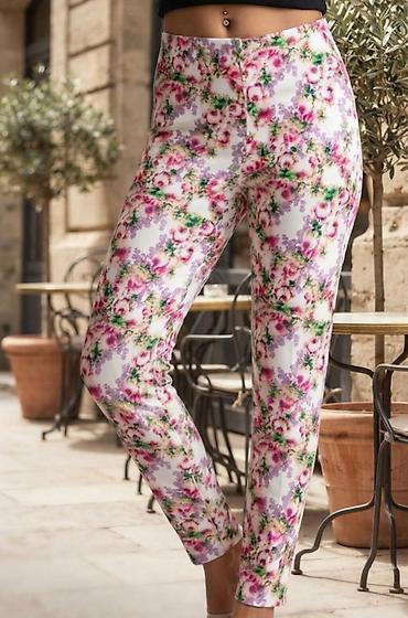 exit obuca muska: Ženske pantalone sa cvetnim printom - Model: uske, ravne nogavice do — 1