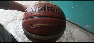 Другое для спорта и отдыха: Баскетбольный мяч молтен! хороший