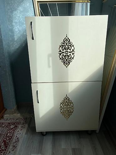 seyf kassa qiymetleri: Şkaf. 2qapılı. Eni 65sm;hundurluyu 109sm; derinliyi 57sm. Qiymət — 1