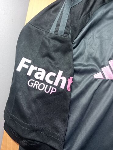 Спортивная форма: Именитый футболист в период клубного футбола! Комплект: футболка с — 3