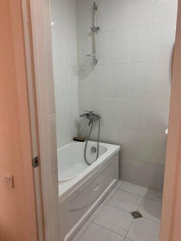 Uzunmüddətli kirayə mənzillər: Yasamalda midada 12 mertebeli binanın 10-cü mərtəbəsində yerləşən — 21