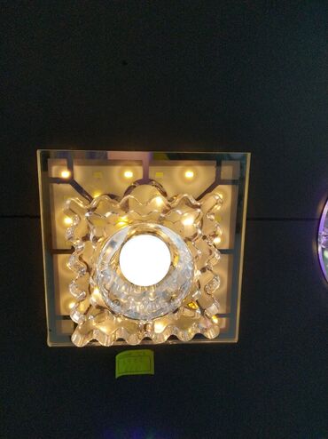 bnc lan: Çılçıraq, 10 və daha çox lampa, Şüşə
