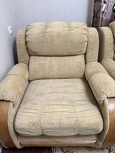 Прямые диваны: Прямой диван, Б/у — 5