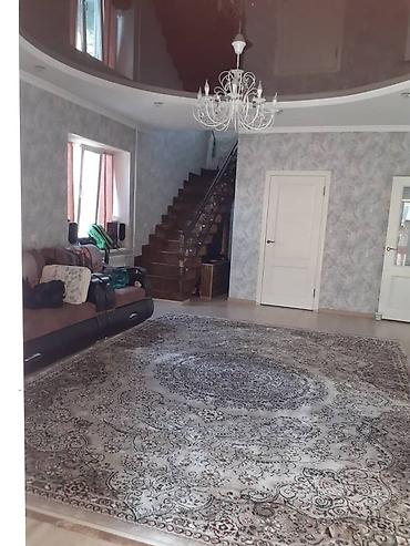с хранения: 250 м², 6 комнат и более — 3