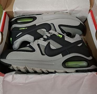 Patike: Nike Air Max – muške patike Model: CT Veličina: US 10 / UK 9 / EU — 9