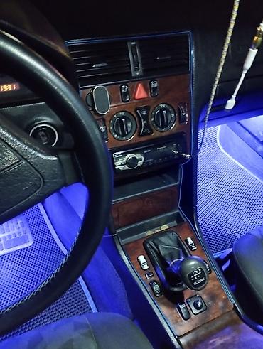 Mercedes-Benz: Mercedes-Benz C240 sedan - Kuzov: W202 sedan, qara rəng - Mühərrik — 7