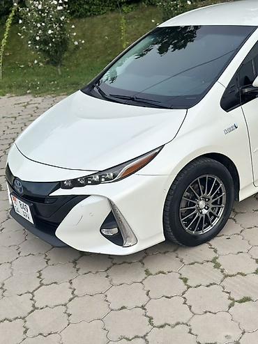 эска 8: Toyota Prius: 2017 г., 1.8 л, Автомат, Гибрид, Лифтбек — 6