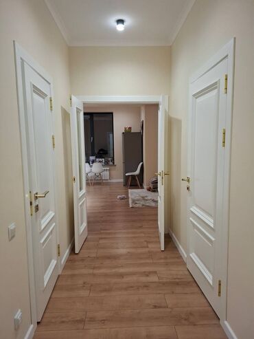 бокс для малярки: 3 комнаты, 80 м², Элитка, 2 этаж, Дизайнерский ремонт