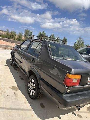 jac 9: Volkswagen Jetta: 1990 г., Седан — 4