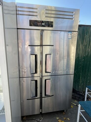 ремонт промышленного оборудования: Промышленный холодильный шкаф из нержавеющей стали, четырёхдверный