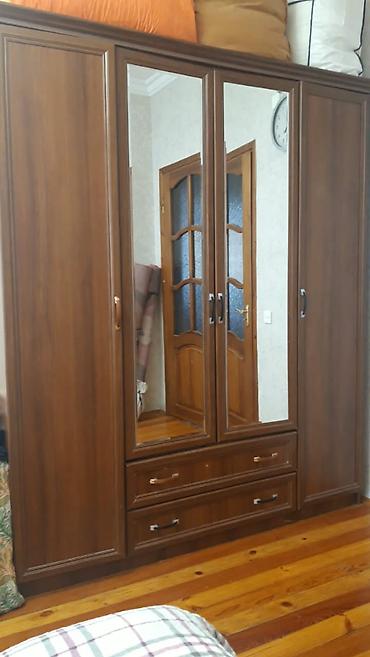 İşlənmiş, 4 qapılı, Siyirməli, Qəhvəyi, Taxta, Açılan, Düz dolab lalafo.az -da İşlənmiş, 4 qapılı, Siyirməli, Qəhvəyi, Taxta, Açılan, Düz dolab