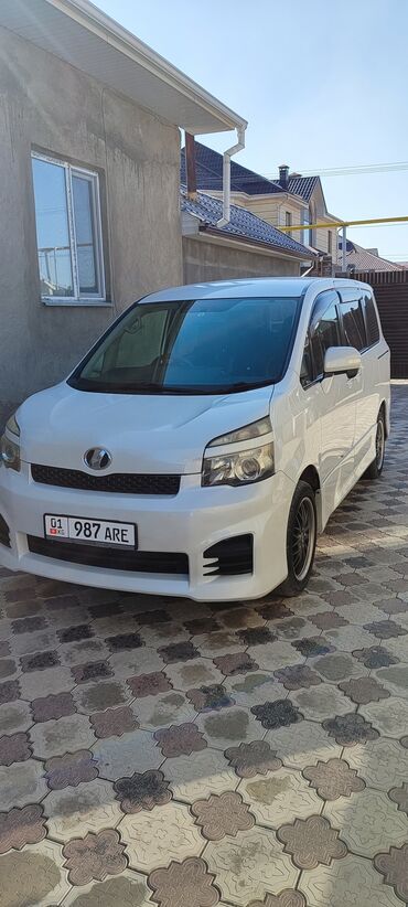 арзан машина расрочка: Toyota Voxy: 2010 г., 2 л, Типтроник, Бензин, Универсал