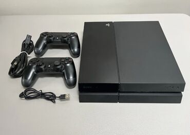 PS4 (Sony Playstation 4): Playstation 4 iki pult aşağı sistem problemsiz 350 azn ustada olmayıb