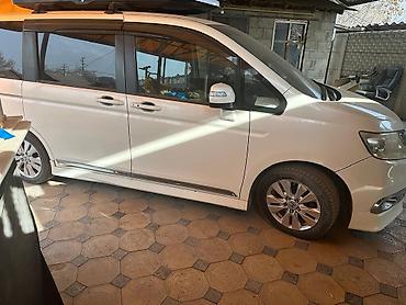 Honda: Honda Stepwgn: 2011 г., 2 л, Вариатор, Бензин, Минивэн — 5