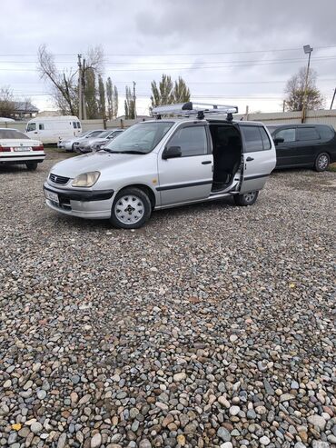 Транспорт: Toyota Raum: 2002 г., 1.5 л, Автомат, Бензин, Хэтчбэк