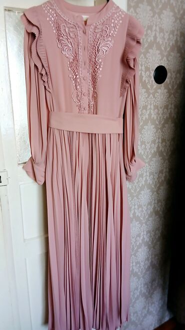 Вечерние платья: Вечернее платье, Пышное, Длинная модель, С рукавами, S — 2