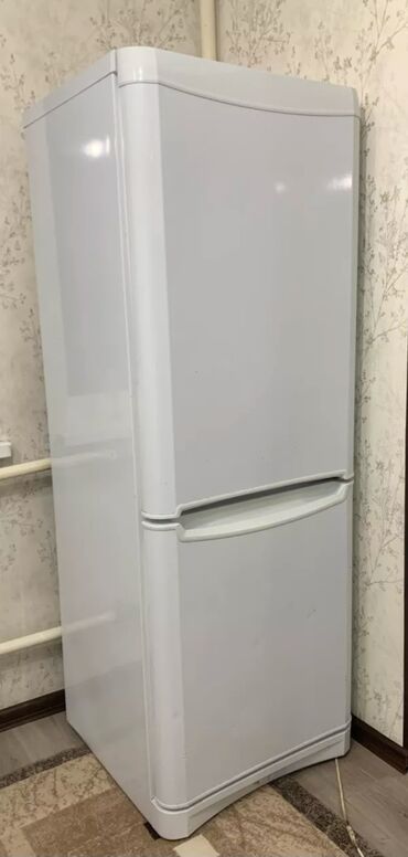 ремонт холадилник: Холодильник Indesit, Требуется ремонт, Двухкамерный