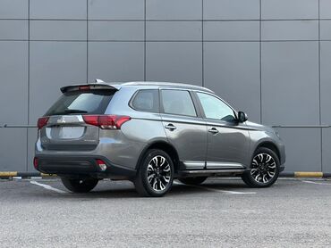 Mitsubishi: Mitsubishi Outlander: 2019 г., 2 л, Автомат, Бензин, Кроссовер — 2