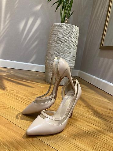 Туфли: Brend: ARİROSSA Moskvadan almışam. ölçü 38 Model: Klassik stiletto — 1