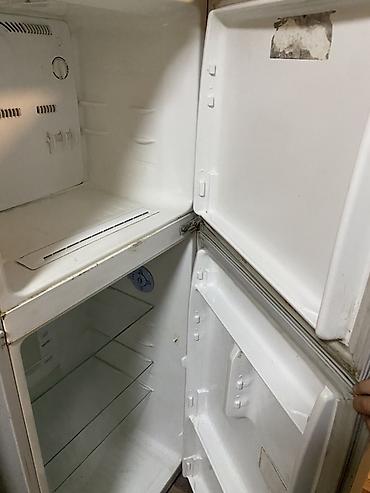 холодильники куплу: Холодильник Samsung, двухкамерный, с верхней морозильной камерой — 4