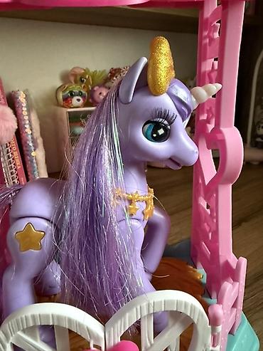 marvel oyuncaq: Uşaq oyuncağı: sehrli bənövşəyi unicorn fiquru və dayaqlı oyun dəsti — 2