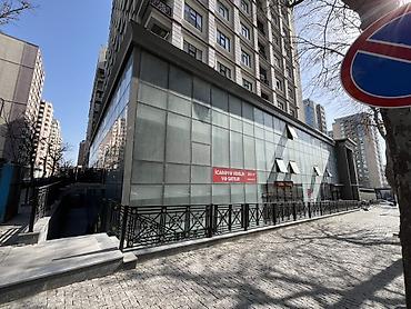evler bine: Kommersiya obyekti – vitrinəli yer səviyyəsi sahə Ümumi -3.000 kvadrat — 3
