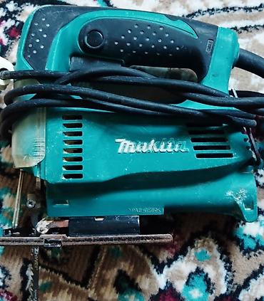 elektrik mişarı satılır: Makita 4327 elektrik dekupajı (ləpədöyən mişar) - Güc: 450 W - — 1