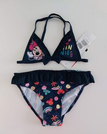 Ostala dečija odeća: Dečiji kupaći kostimi
Cena 1500 din — 17