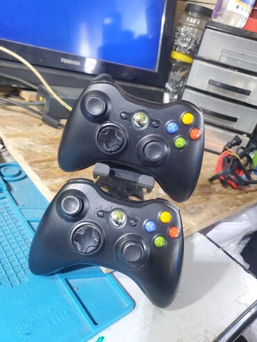 купить фитобочку бу: Редкий товар!!!!! геймпады Xbox 360 б у оригинал обслуженные, два в