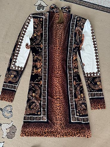 mexmer parca: Ziyafət donu, Mini, Versace — 5