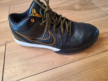 zenska kratka crna bundica: Nike 43