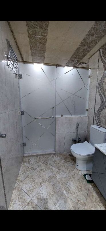 Duş kabinaları, arakəsmələr: Yeni Üstü açıq kabina, Künc üçün, Pulsuz çatdırılma — 30