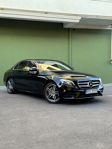 Mercedes-Benz: Mercedes-Benz E 220: 2 l | 2017 il Sedan