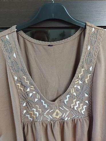 helanke tri četvrt: Ženska tunika/bluza u boho stilu, u toploj bež‑kafeno nijansi. - — 2