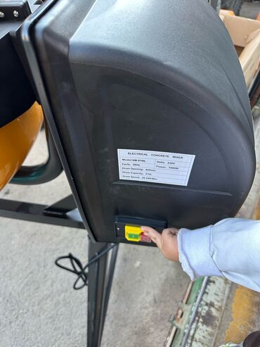 Бетономешалки, смесители: Бетономешалка Ручная, Средняя (150 - 300 л), Новый — 11