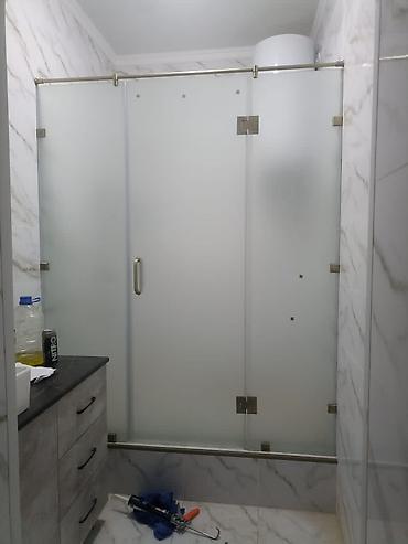 Душевые перегородки и ограждения: Душевые Перегородки на заказ Стекло закаленное 8мм Фурнитура премиум — 12