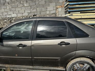 Ford Focus: 2002 г., 2 л, Механика, Бензин, Седан