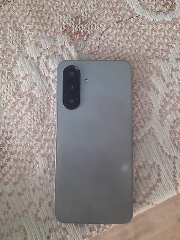 samsug a21s: Samsung Galaxy A17, 128 GB, rəng - Gümüşü — 1