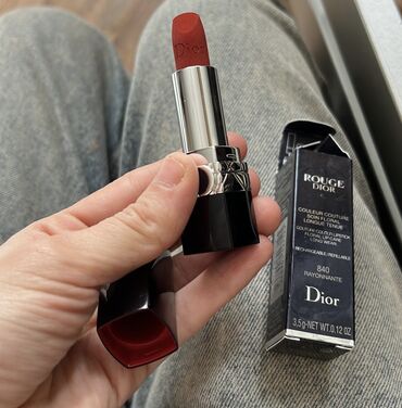 Dodaq üçün kosmetika: Dodaq boyası, Dior, Yeni, Ünvandan götürmə