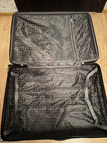 Çamadanlar: 2 defe istifade olunmus camadandir. Boyukdur ve cibleri coxdu sekilde — 7