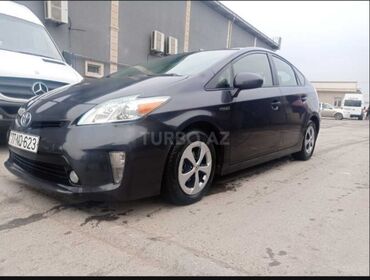 sedan avtomobil: Toyota Prius: 1.8 l | 2015 il Sedan
