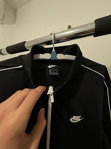 farmerke pull and bear: Nike muška trenerka gornji deo (trak top) - Model: crna sportska — 2